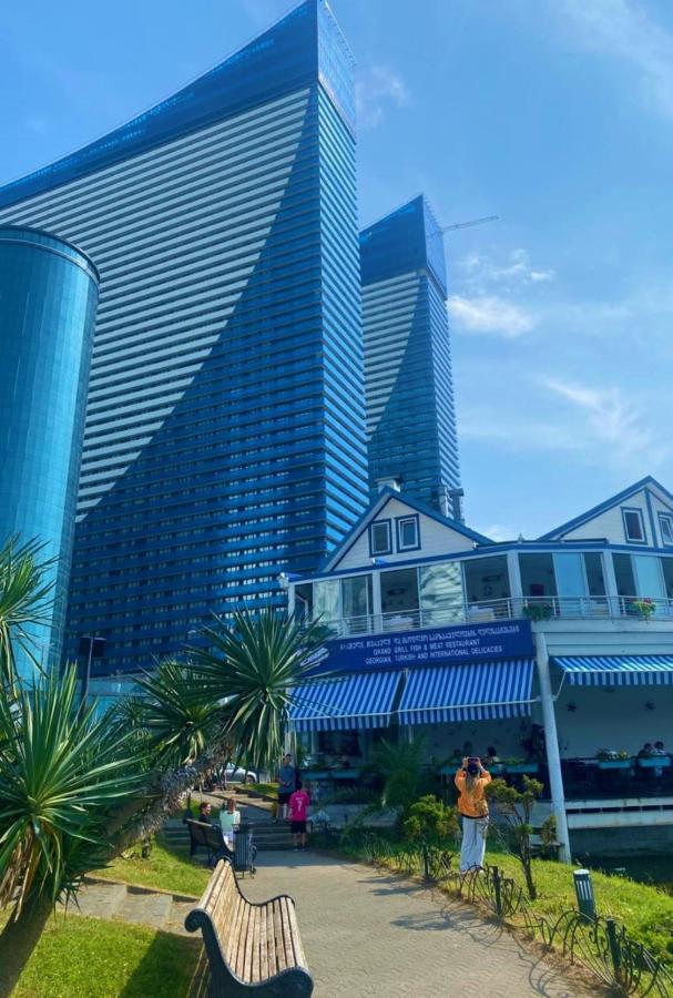 Orbi City Batumi Bagian luar foto