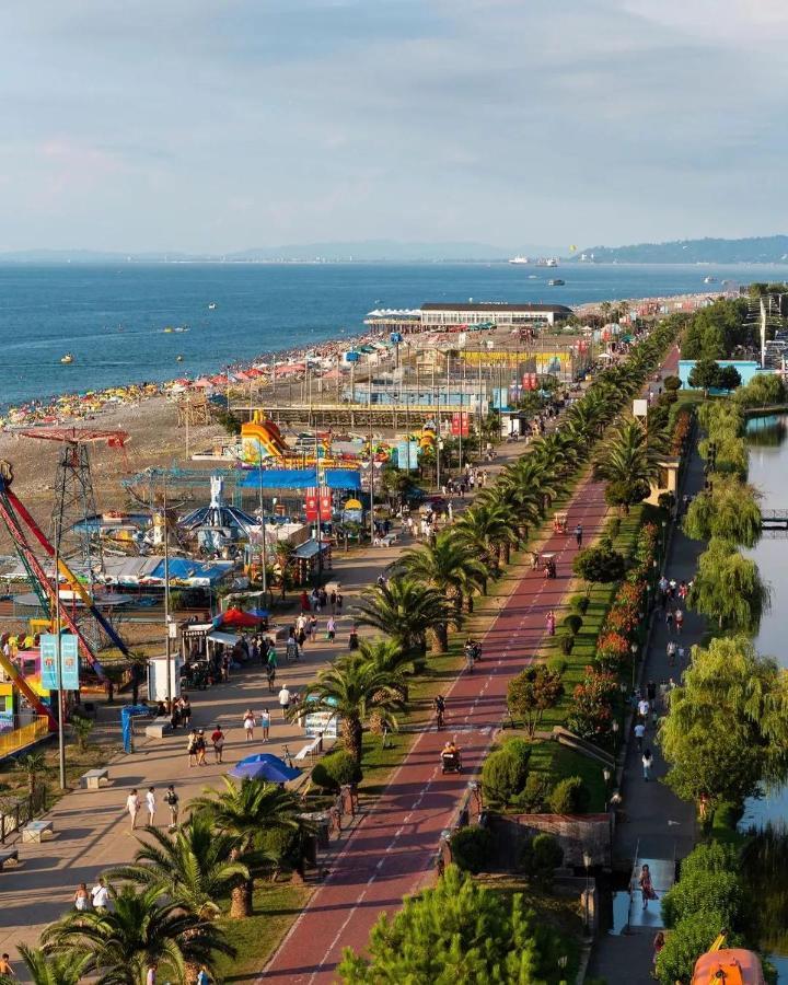 Orbi City Batumi Bagian luar foto
